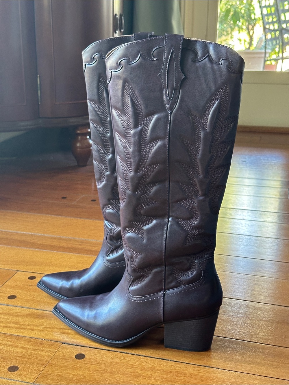Crown Vintage Sury Cowboy Boot 11M Burgundy